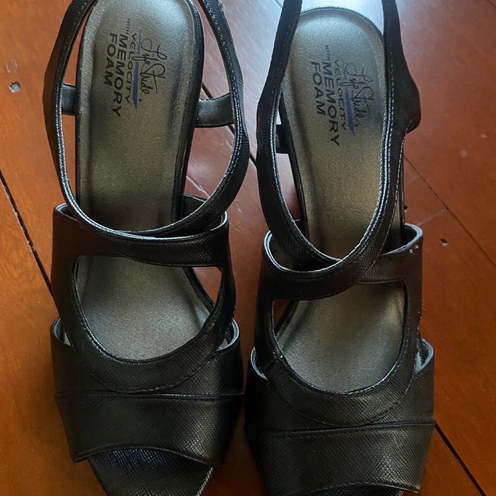 Life stride with memory foam -flex. LIKE NEW Wore once in house